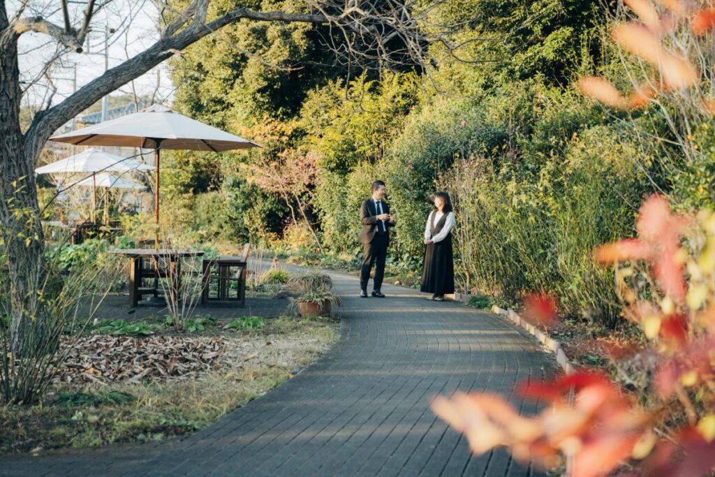 遊歩道での2ショット_青梅慶友病院